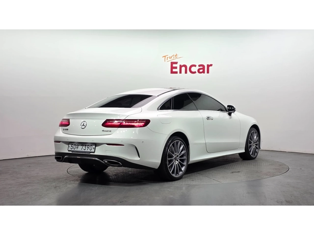 Mercedes-Benz E 400 4MATIC Coupe - автомобили, коли, обяви за нови и употребявани 1