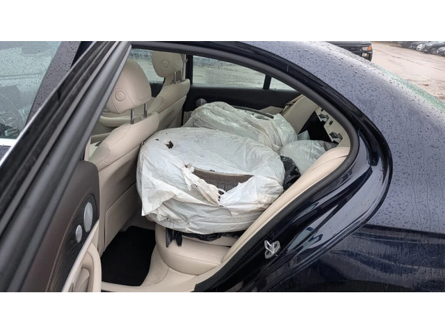 Mercedes-Benz E 450 4MATIC* АвтоКредит* (ЦЕНА ДО БГ) - автомобили, коли, обяви за нови и употребявани 3