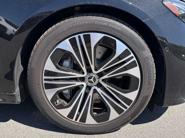 Mercedes-Benz E 450 * CARFAX * 4MATIC * 360 * CARPLAY - автомобили, коли, обяви за нови и употребявани 6