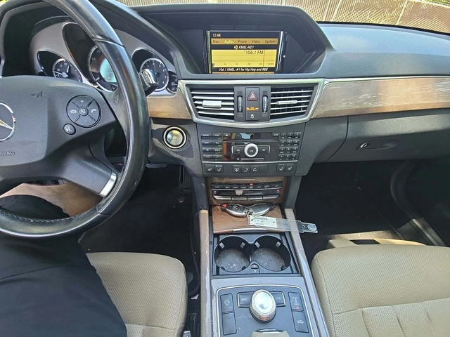 Mercedes-Benz E 500 AMG* HARMAN* МАСАЖ* ПАНО* ДИСТРОНИК* ОБДУХ* LANE A - автомобили, коли, обяви за нови и употребявани 4