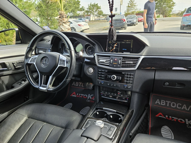 Mercedes-Benz E 500 388кс= ГАЗ= DISTRONIC= KEYLESS= H&K= ОБДУХВАНЕ - автомобили, коли, обяви за нови и употребявани 12