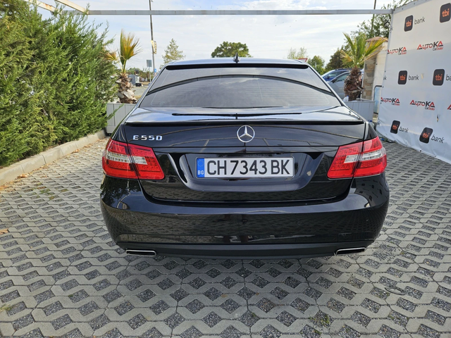 Mercedes-Benz E 500 388кс= ГАЗ= DISTRONIC= KEYLESS= H&K= ОБДУХВАНЕ - автомобили, коли, обяви за нови и употребявани 3