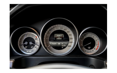 Mercedes-Benz E 500 4MATIC* КОжа* Подгрев* Обдухване* Кейлес* Blind Sp - автомобили, коли, обяви за нови и употребявани 8