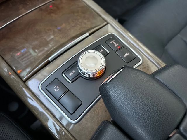 Mercedes-Benz E 500 4MATIC / 388hp / 7G - автомобили, коли, обяви за нови и употребявани 13