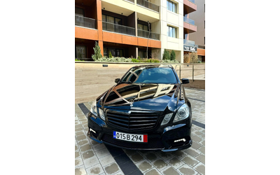 mercedes-benz-e-500-4matic - 1