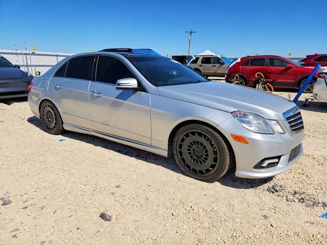 Mercedes-Benz E 500 5.5 V8 4MATIC - автомобили, коли, обяви за нови и употребявани 0