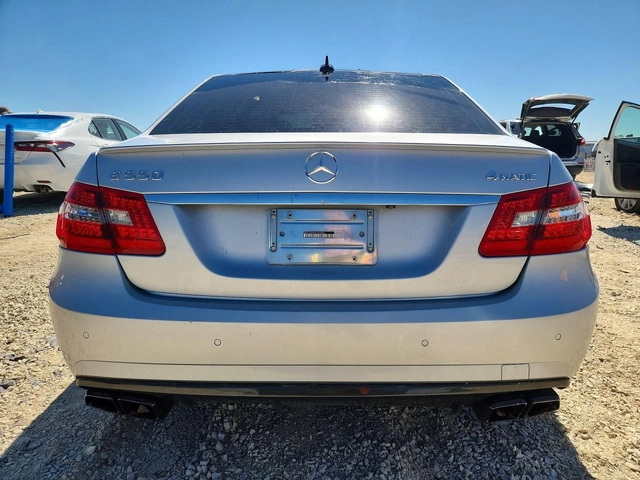 Mercedes-Benz E 500 5.5 V8 4MATIC - автомобили, коли, обяви за нови и употребявани 8