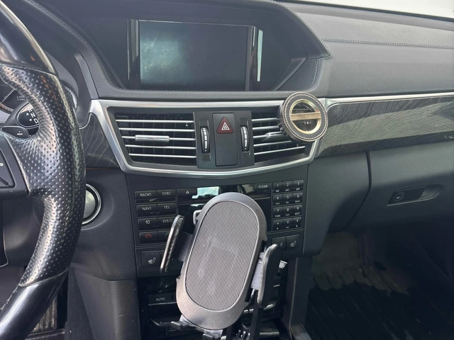 Mercedes-Benz E 55 * 550 * CARFAX * ЦЕНА ДО БГ - автомобили, коли, обяви за нови и употребявани 6