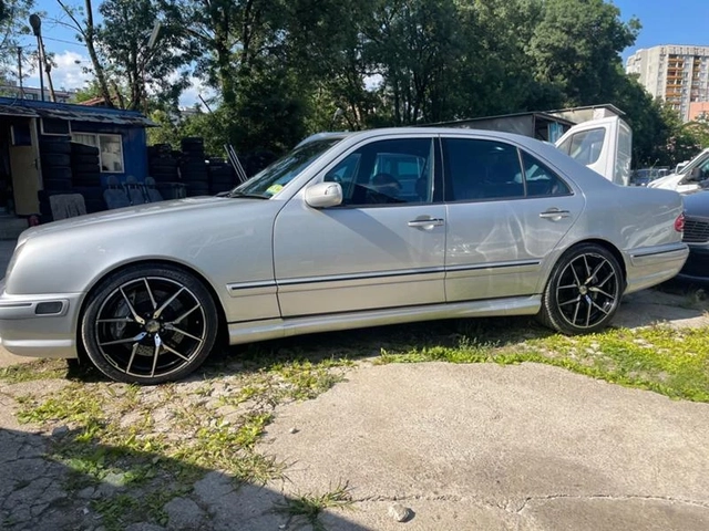 Mercedes-Benz E 55 AMG 66х.мили - автомобили, коли, обяви за нови и употребявани 5