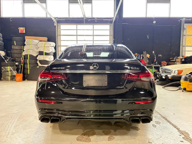 Mercedes-Benz E 55 AMG E 63 S 4MATIC+ Sedan*XTREMELY LOW KMS*11 DEALER SERVICE RECS*850 HP!* All Wheel Drive - автомобили, коли, обяви за нови и употребявани 4