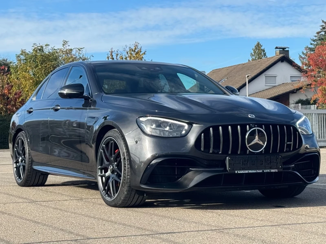 Mercedes-Benz E 63 AMG AMG 4M S - автомобили, коли, обяви за нови и употребявани 0