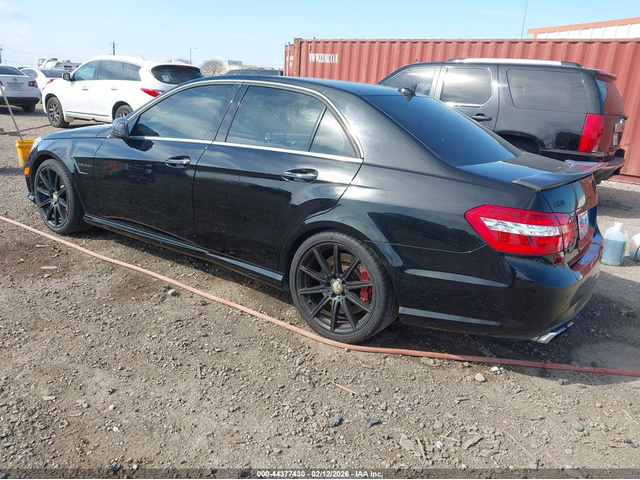 Mercedes-Benz E 63 AMG 5.5L V-8 DI, DOHC, VVT, TURBO, 518HP Rear Wheel Drive - автомобили, коли, обяви за нови и употребявани 2