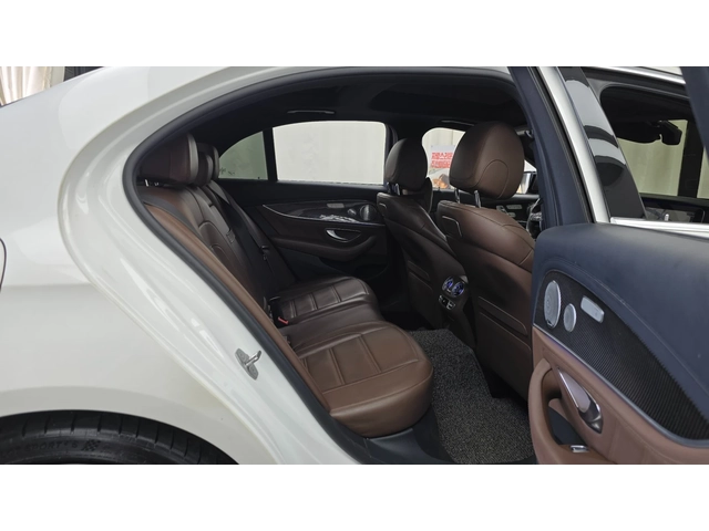 Mercedes-Benz E 63 AMG 4MATIC+ - автомобили, коли, обяви за нови и употребявани 10