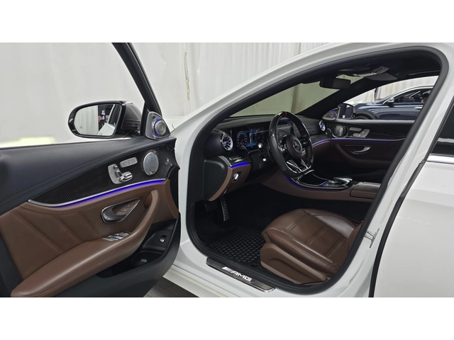 Mercedes-Benz E 63 AMG 4MATIC+ - автомобили, коли, обяви за нови и употребявани 8