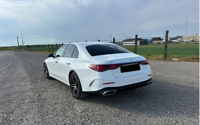 mercedes-benz-e-e-200-amg-line - 3