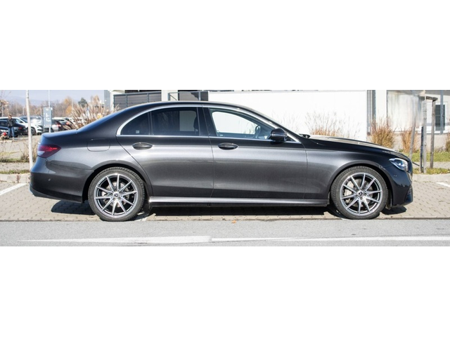 Mercedes-Benz E E 220d 4Matic AMG Line - автомобили, коли, обяви за нови и употребявани 3