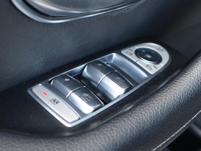 Mercedes-Benz E E 300e 4Matic AMG Line - автомобили, коли, обяви за нови и употребявани 5