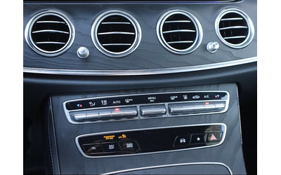 Mercedes-Benz E E 300e 4Matic AMG Line - автомобили, коли, обяви за нови и употребявани 7