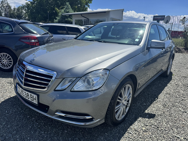 Mercedes-Benz E220 - автомобили, коли, обяви за нови и употребявани 0