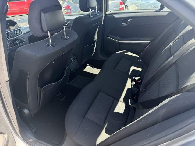 Mercedes-Benz E220 - автомобили, коли, обяви за нови и употребявани 12