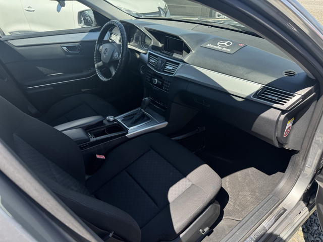 Mercedes-Benz E220 - автомобили, коли, обяви за нови и употребявани 9