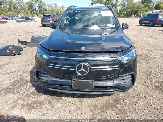 Mercedes-Benz EQB 300 / 4MATIC - автомобили, коли, обяви за нови и употребявани 1
