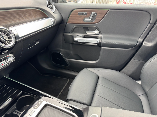 Mercedes-Benz EQB 300/Progresivei+ Night Adv Paket - автомобили, коли, обяви за нови и употребявани 13
