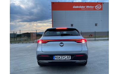 mercedes-benz-eqc - 5
