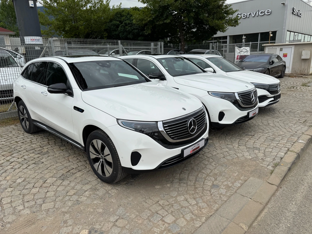 Mercedes-Benz EQC 400/AMG styling/4MATIC/HeadUP/NAVI/PANO/Full !!! - автомобили, коли, обяви за нови и употребявани 5