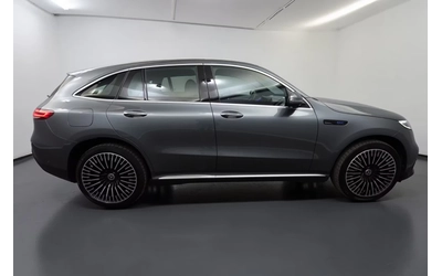 mercedes-benz-eqc - 3