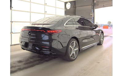 mercedes-benz-eqe - 3