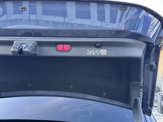 Mercedes-Benz EQE 350+ /AMGx2/KEYLESS/PANO/Assist/360/MBUX/DISTRONIC - автомобили, коли, обяви за нови и употребявани 12