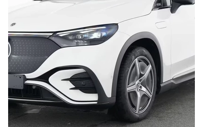 mercedes-benz-eqe - 1