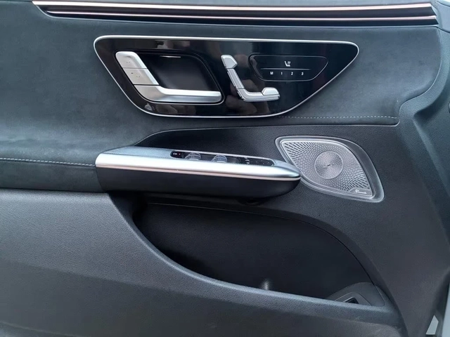 Mercedes-Benz EQE AMG43 AIR 360 DISTR Dig.Light HyperScreen HUD W/P+ - автомобили, коли, обяви за нови и употребявани 11