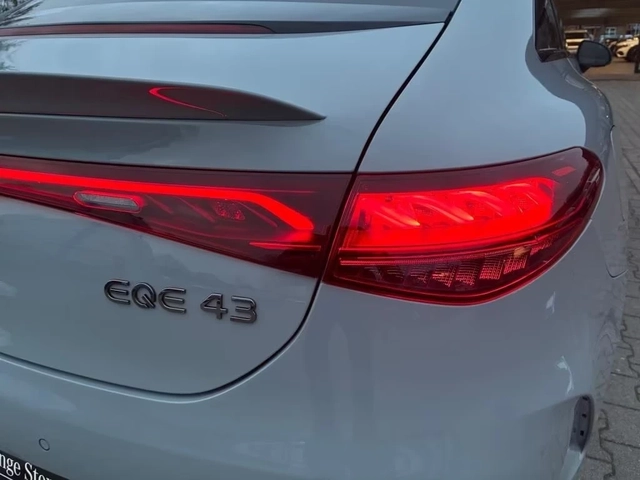 Mercedes-Benz EQE AMG43 AIR 360 DISTR Dig.Light HyperScreen HUD W/P+ - автомобили, коли, обяви за нови и употребявани 13