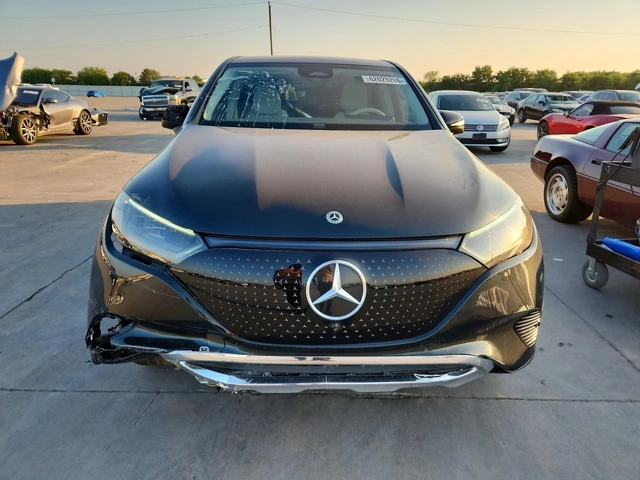 Mercedes-Benz EQE 350 4MATIC - автомобили, коли, обяви за нови и употребявани 4