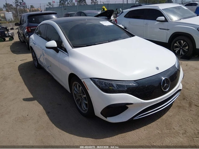 Mercedes-Benz EQE 350+ - автомобили, коли, обяви за нови и употребявани 0