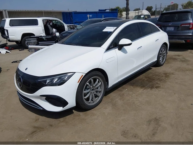 Mercedes-Benz EQE 350+ - автомобили, коли, обяви за нови и употребявани 1