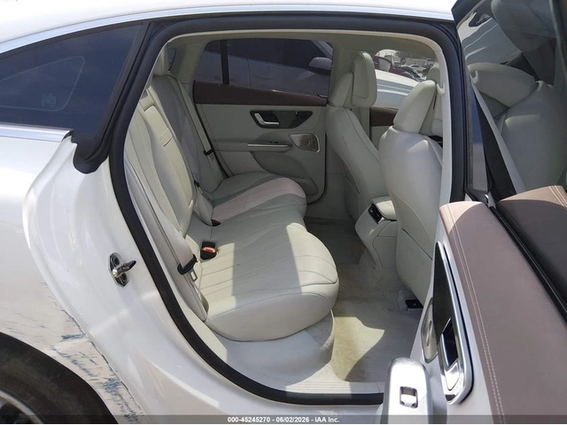 Mercedes-Benz EQE 350+ - автомобили, коли, обяви за нови и употребявани 7