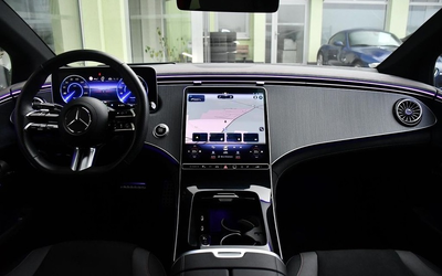 mercedes-benz-eqe-eqe-350-amg-line - 4