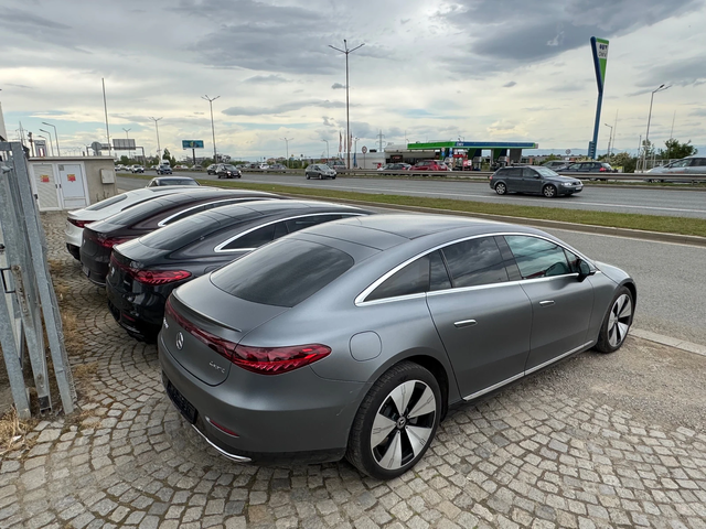 Mercedes-Benz EQS 580/4M/AMG-LINE/PREMIUM/PANO/ - автомобили, коли, обяви за нови и употребявани 15