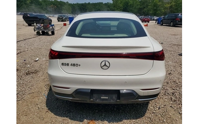 mercedes-benz-eqs - 4