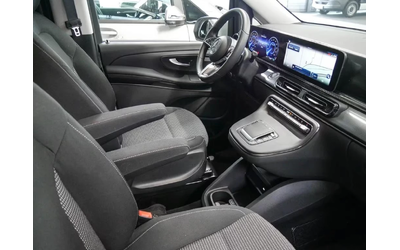 mercedes-benz-eqv - 2