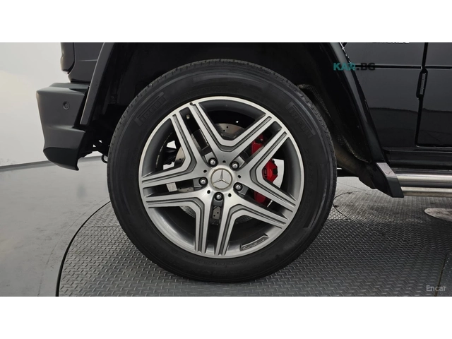 Mercedes-Benz G 63 AMG* МОНИТОРИ* КОЖА* ОБДУХВ* ПАНО - автомобили, коли, обяви за нови и употребявани 4