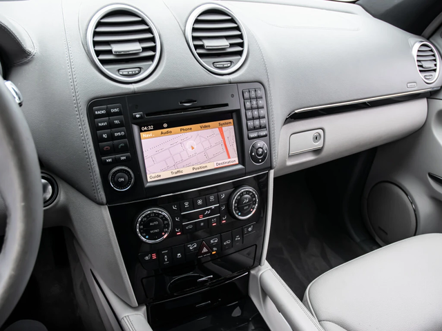 Mercedes-Benz GL 350 | HARMAN KARDON| NAV| SUNROOF| B.SPOT| U SAFETY U - автомобили, коли, обяви за нови и употребявани 9