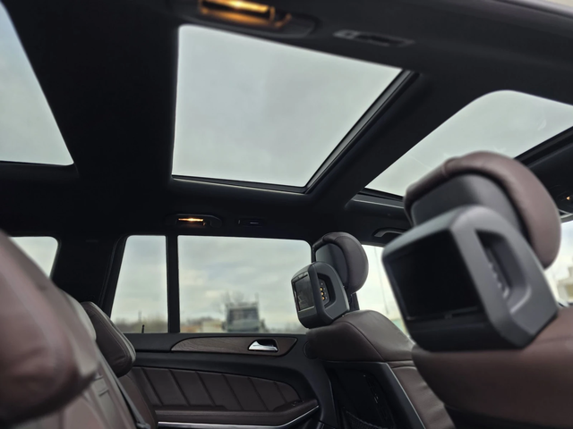 Mercedes-Benz GL 550 - автомобили, коли, обяви за нови и употребявани 9