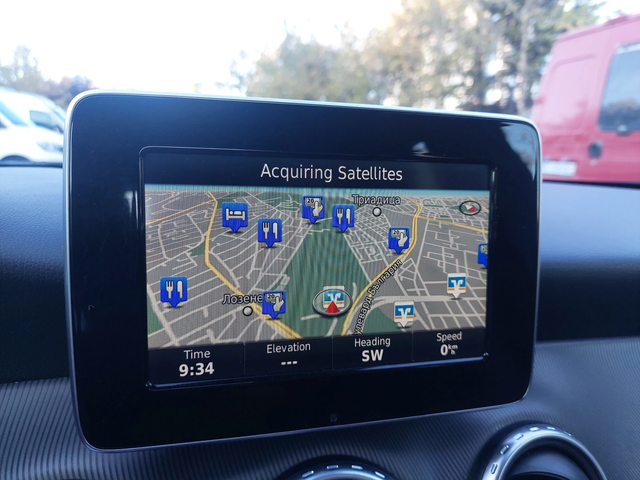 Mercedes-Benz GLA 180 i NAVI SPORT - автомобили, коли, обяви за нови и употребявани 9