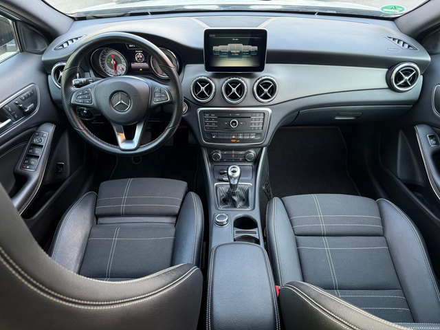 Mercedes-Benz GLA 180 SPORT* AMG* CAMERA* ASSIStLine* Мъртва Точка* ПОДГ - автомобили, коли, обяви за нови и употребявани 11