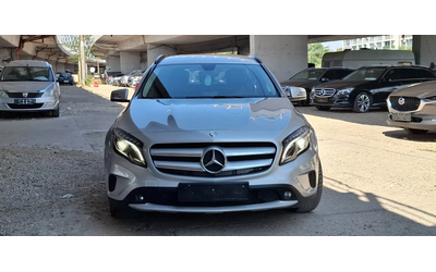 mercedes-benz-gla-200 - 1