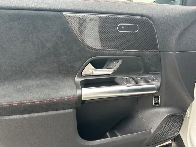 Mercedes-Benz GLA 220 D 4M AMG - автомобили, коли, обяви за нови и употребявани 4